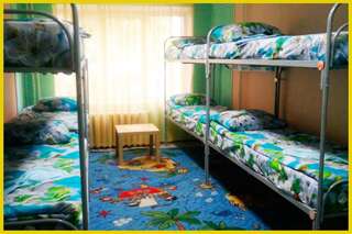Хостел Подсолнух Барнаул Спальное место в общем восьмиместном номере для мужчин-1